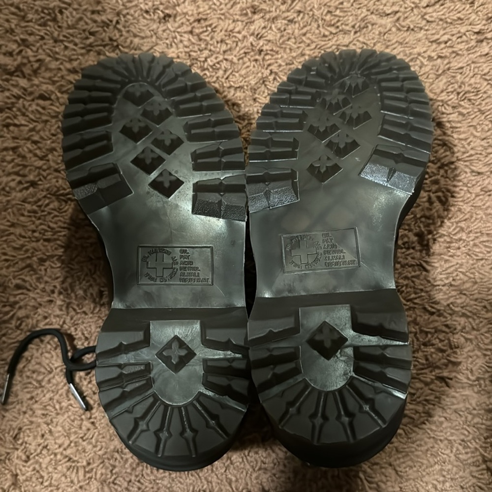 Doc Martens - Picture 2 of 4